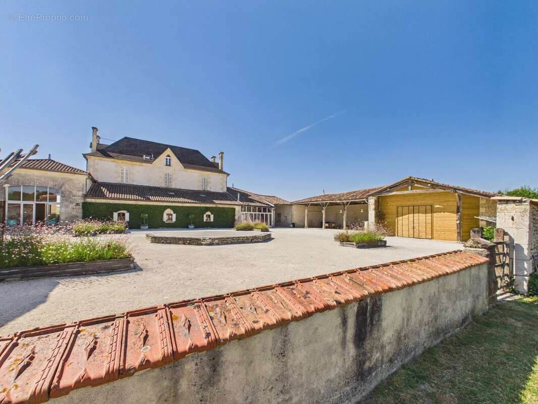 Magnifique manoir de 10 chambres , piscine et 2 maisons d'amis - photo 28