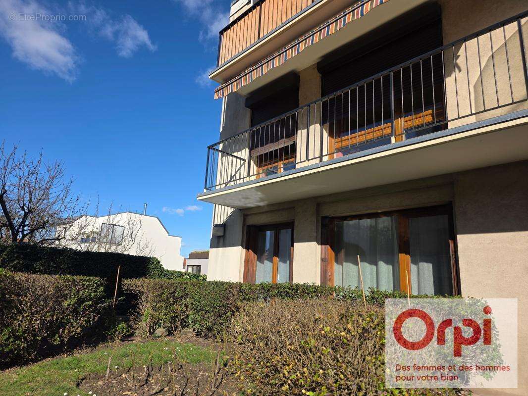 Appartement à ISSY-LES-MOULINEAUX