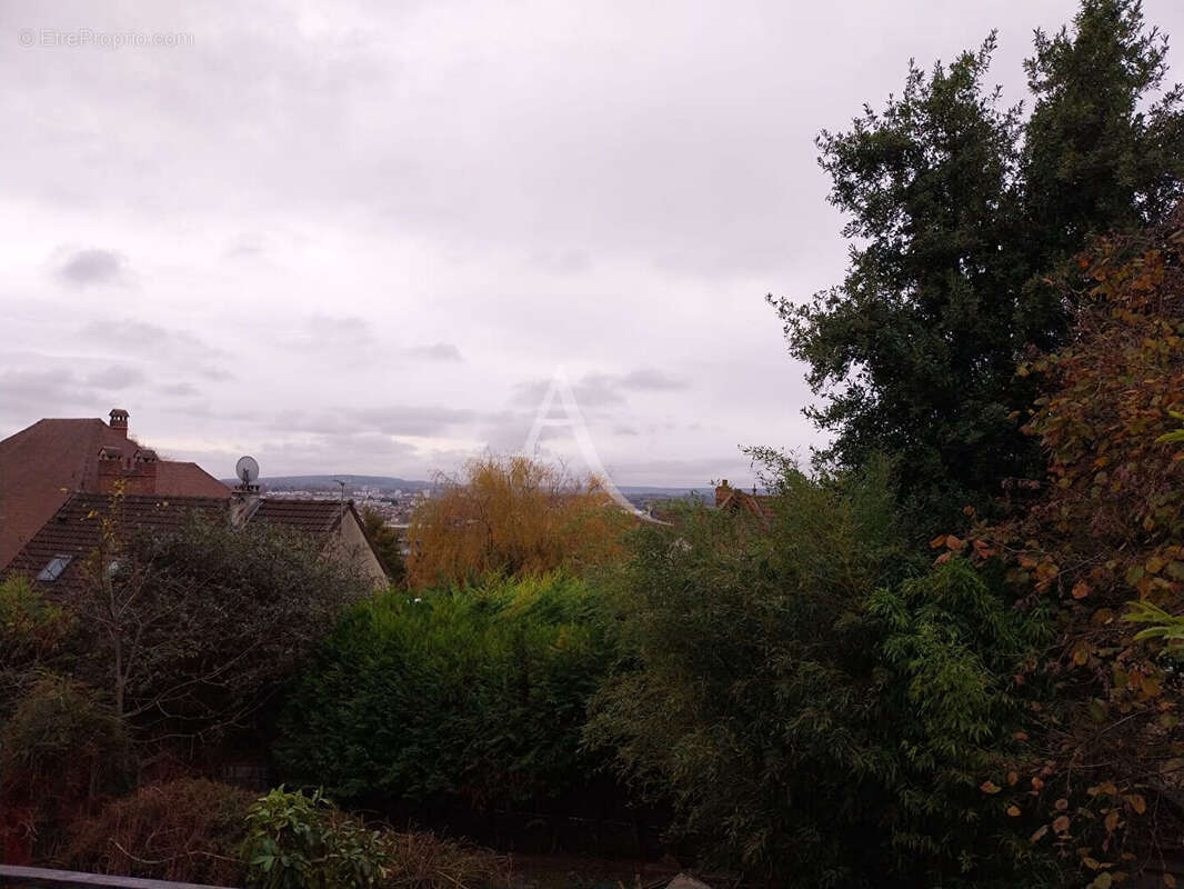 Maison à MEZY-SUR-SEINE