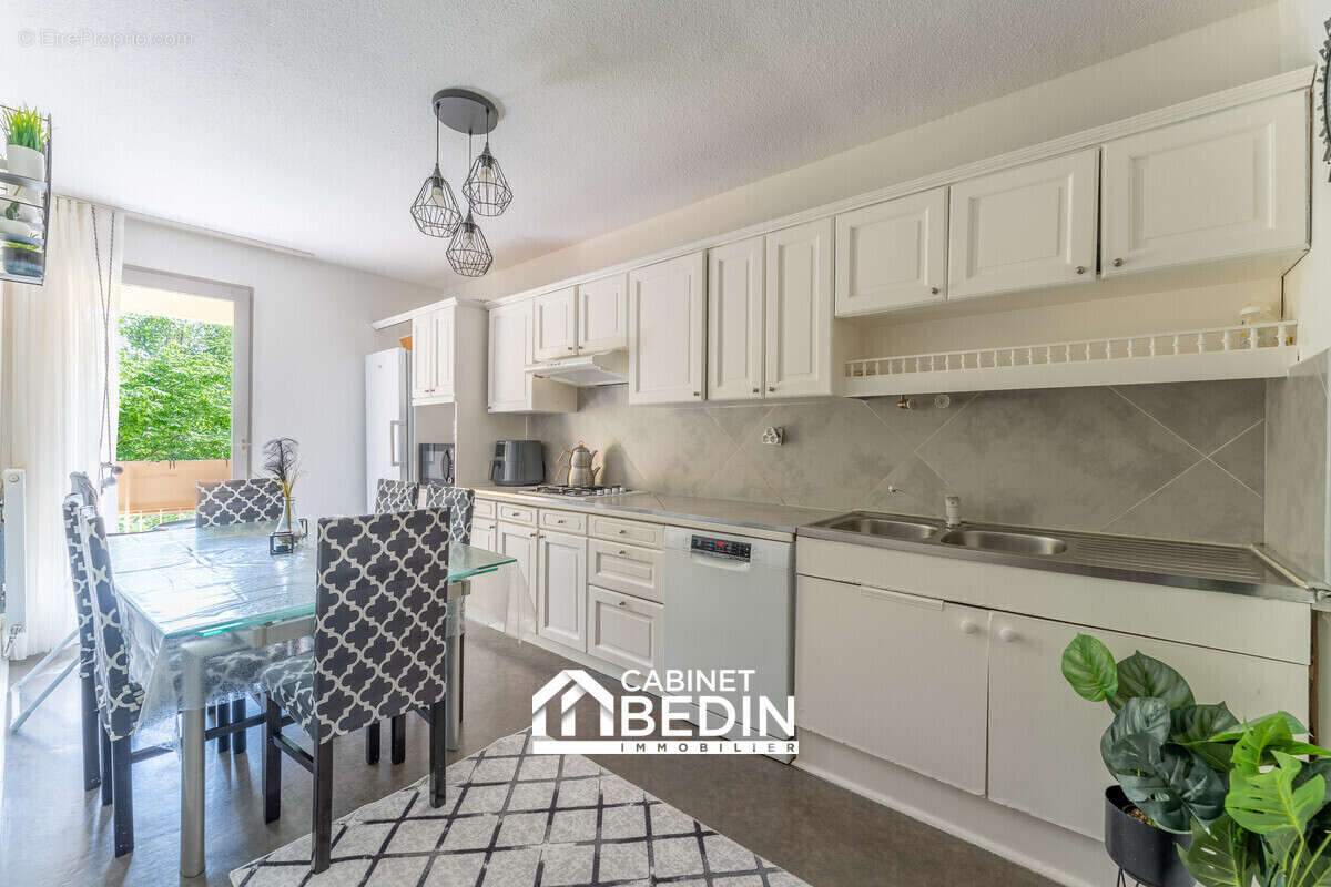 Appartement 82 m² à Lormont  - photo 5