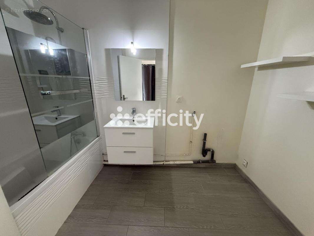 Appartement à MAGNY-LES-HAMEAUX