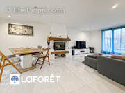 Maison à SAINTE-GENEVIEVE-DES-BOIS