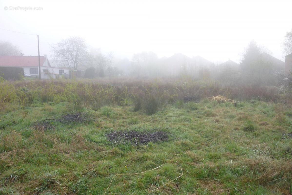 Terrain à HONNECOURT-SUR-ESCAUT
