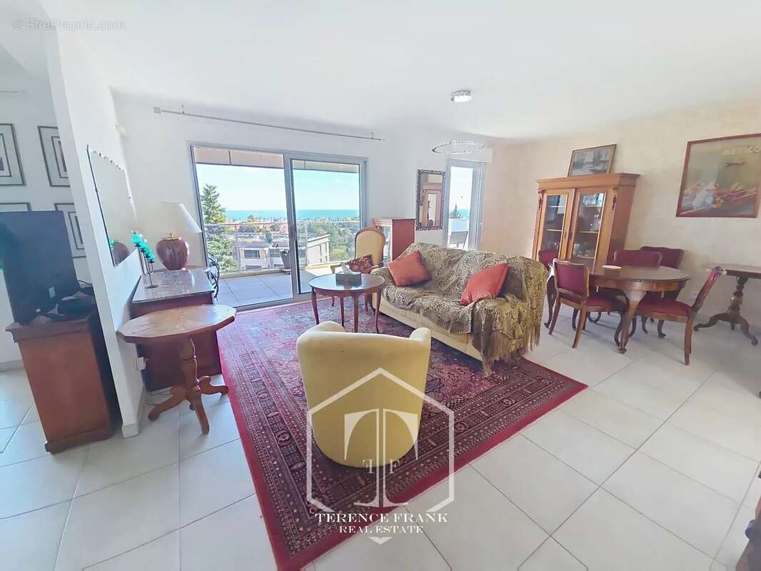 Appartement à VILLENEUVE-LOUBET