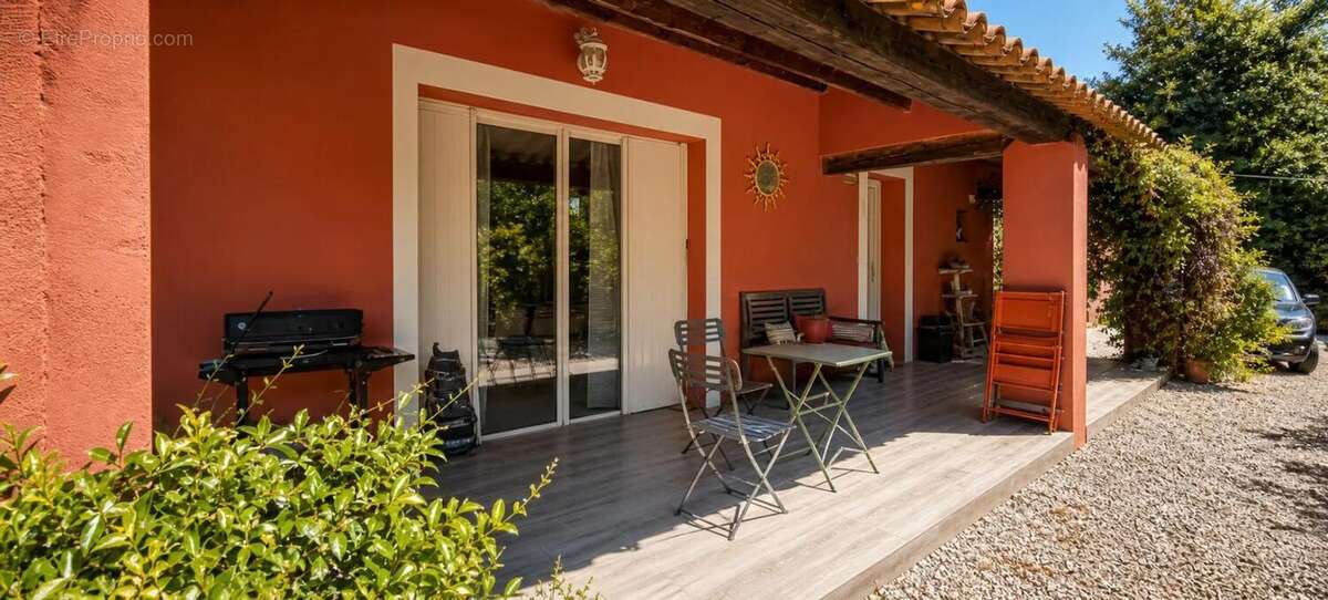 Maison 5 pièces de 168 m² au Thoronet - photo 3