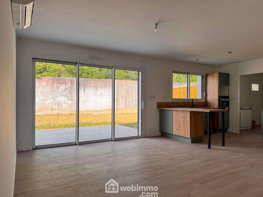Maison 106 m² à Menomblet  - photo 4