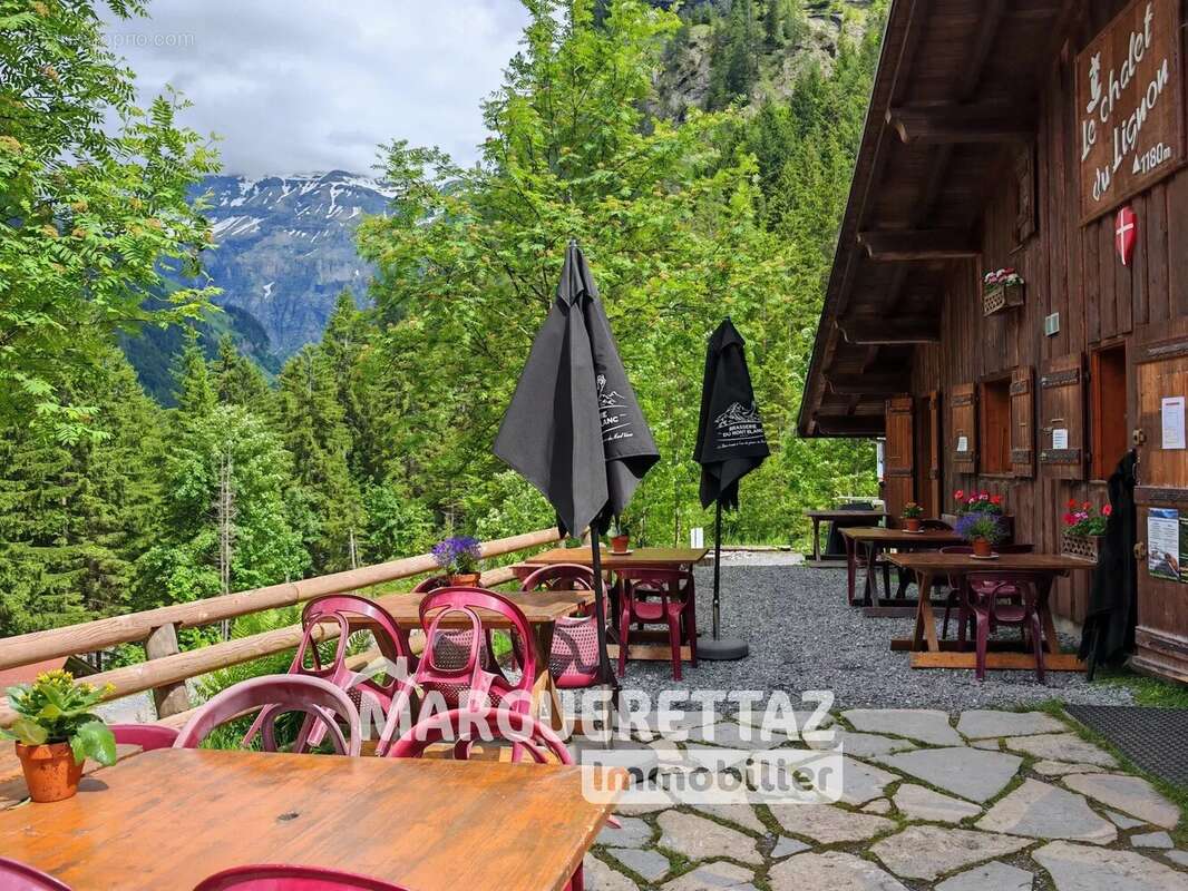 Commerce à SIXT-FER-A-CHEVAL