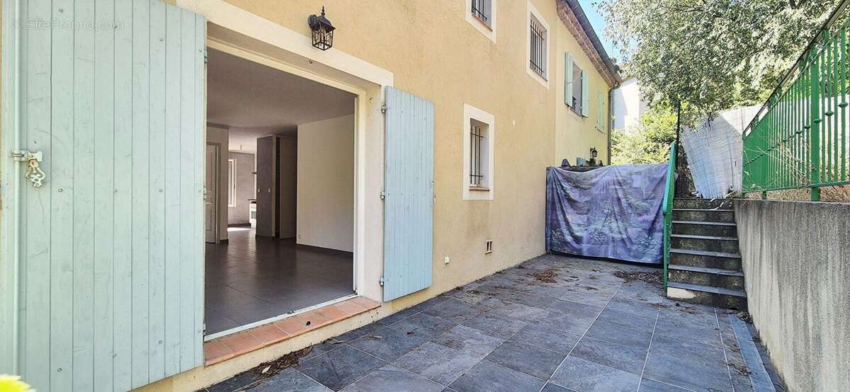 Appartement à MONTFORT-SUR-ARGENS
