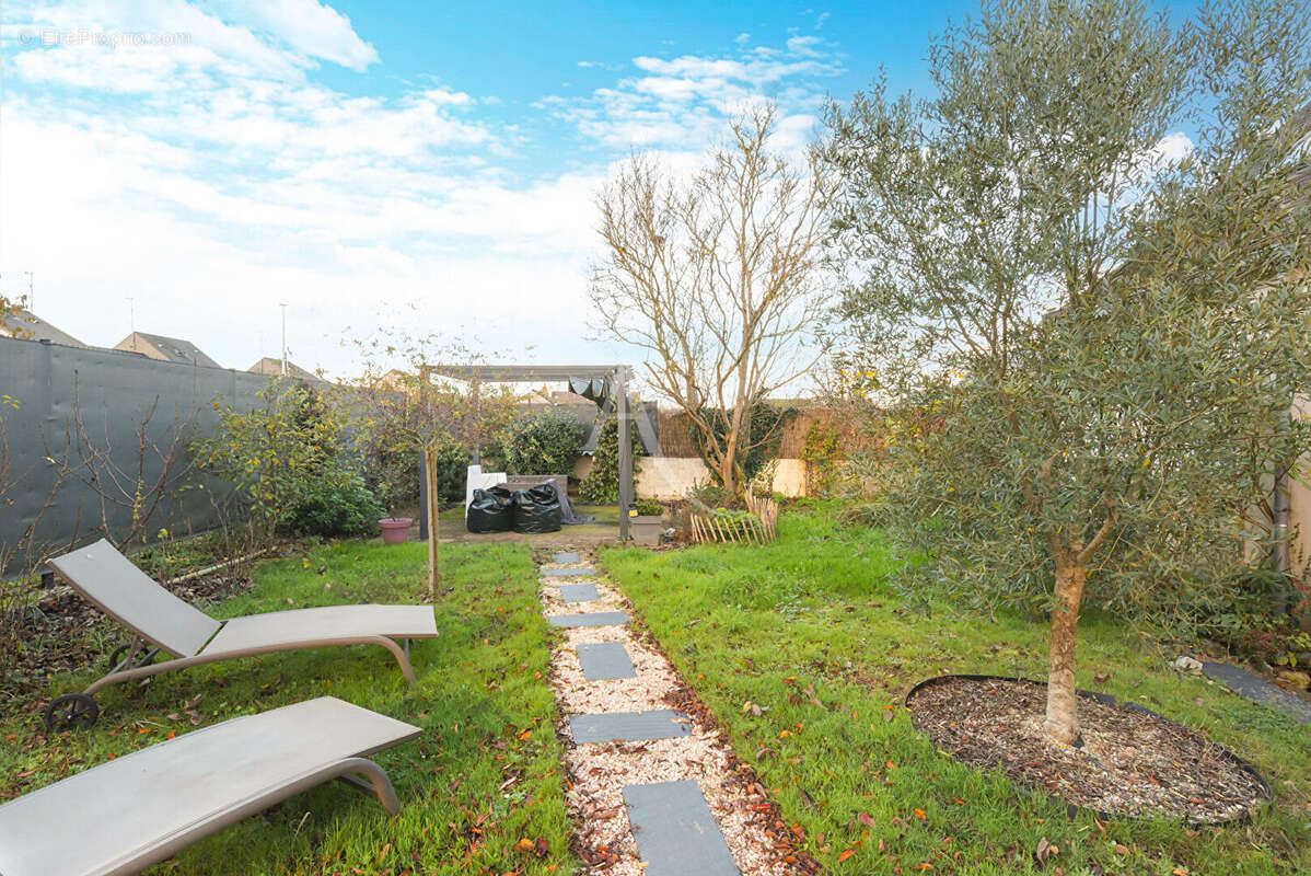 Maison à JUIGNE-SUR-LOIRE