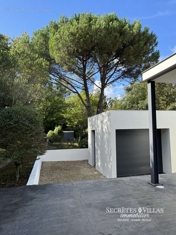 Maison à LATRESNE