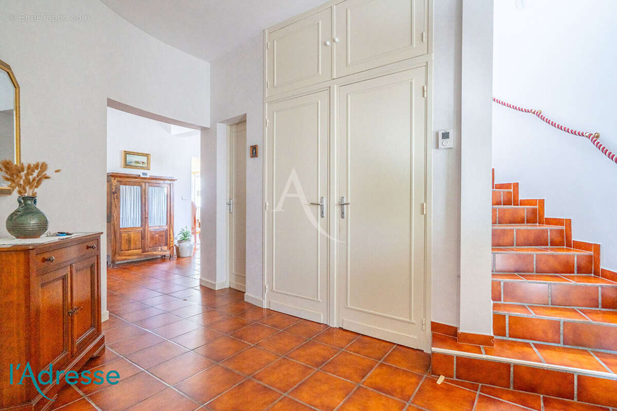 CESTAS  - Maison familiale de 150m² avec jardin et double garage - photo 12