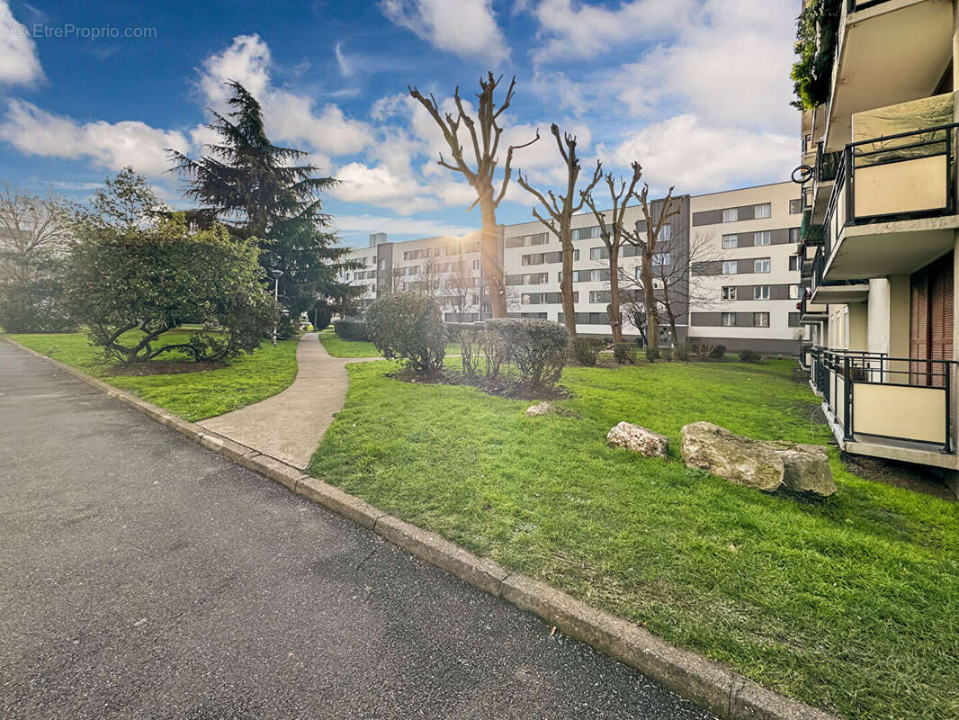 Appartement à ROSNY-SOUS-BOIS