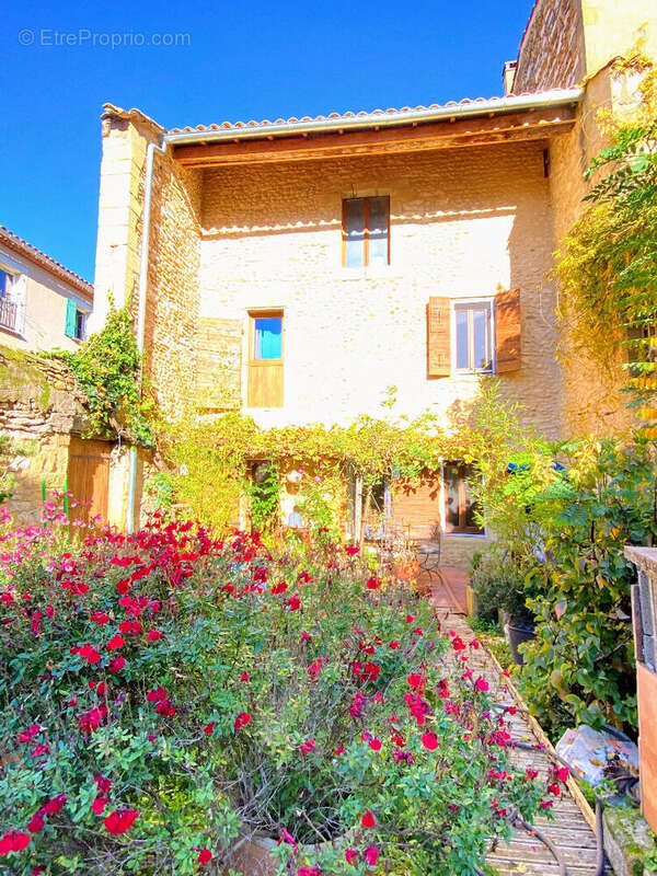 Maison à SAINT-LAURENT-DES-ARBRES