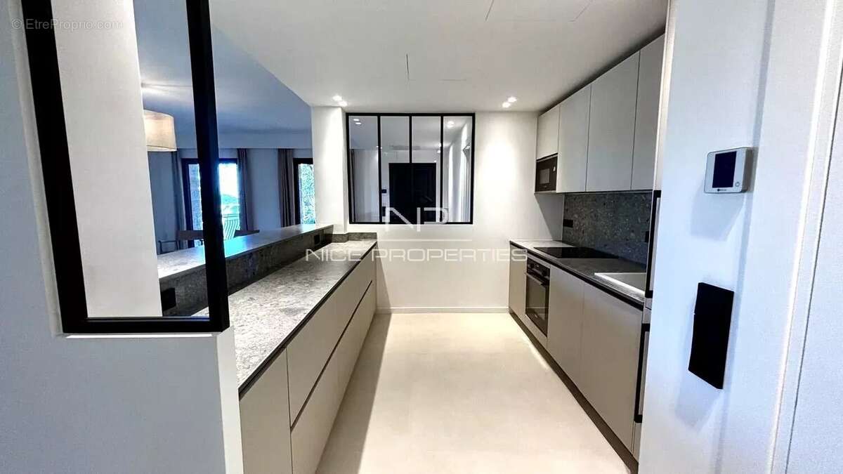 Nice Gairaut,  belle villa niçoise rénovée, piscine et garages - photo 8