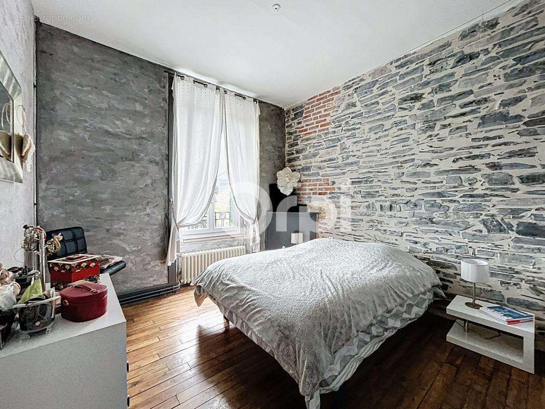 Maison à ALLASSAC