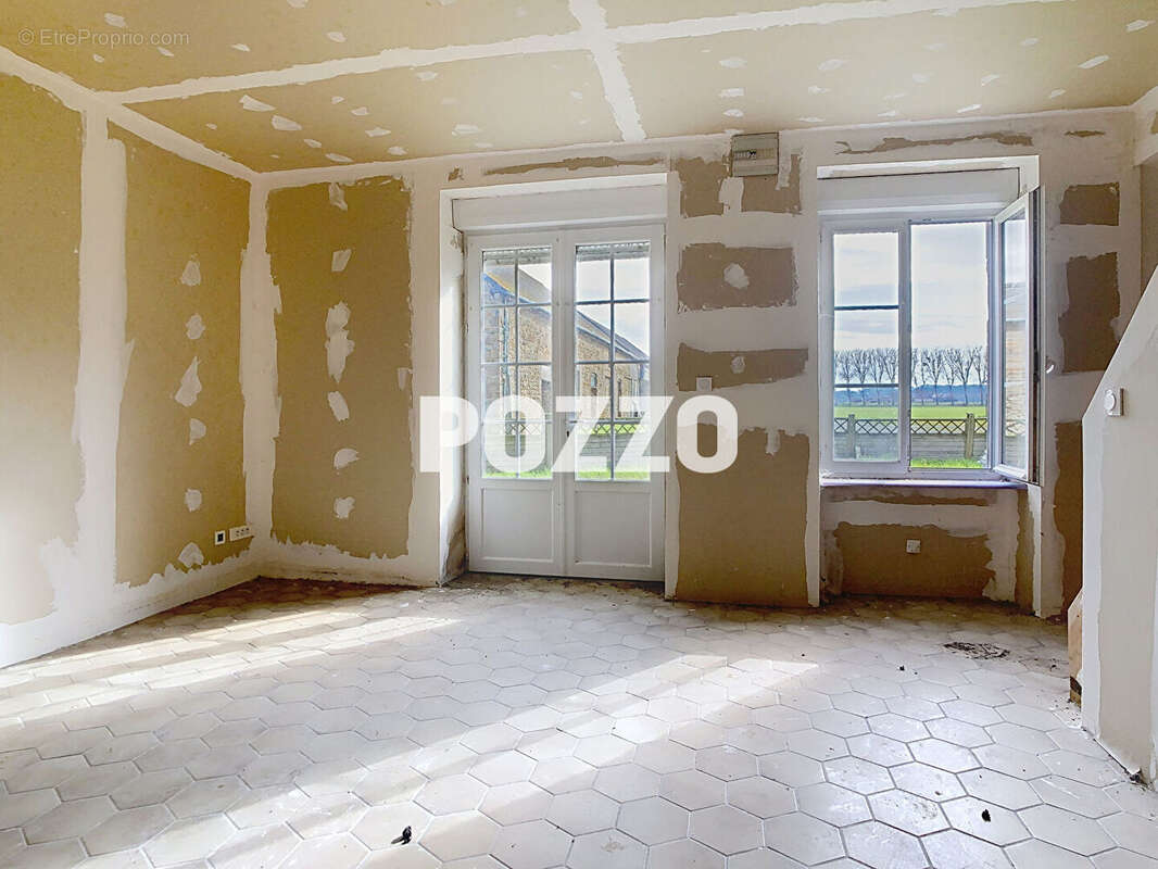 Maison à ROZ-SUR-COUESNON