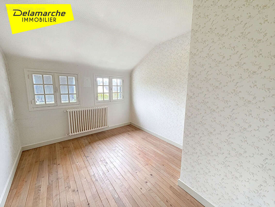A VENDRE  AVRANCHES Maison avec Piscine au Val Saint Pere, 6 pièces et terrain de 2000 m² proche A84  entre Rennes et Caen - photo 10