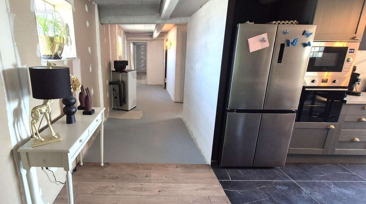 Superbe Ensemble Immobilier de 240 m² Style Champenois à Réhabiliter avec ses Greniers, Dépendances et 1 Logement Résidentiel de - photo 12