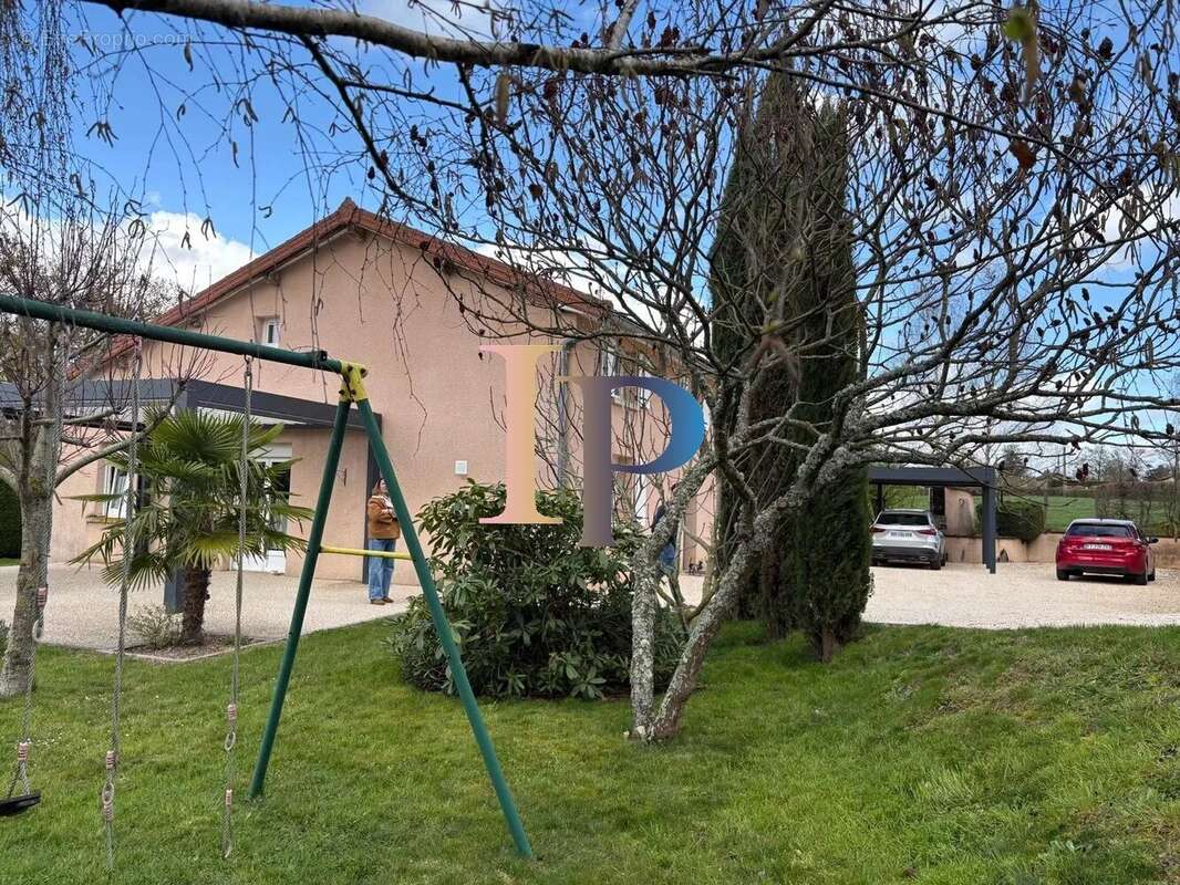 Saint hilaire sous charlieu - photo 2