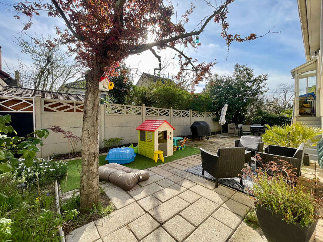 Maison à SARTROUVILLE