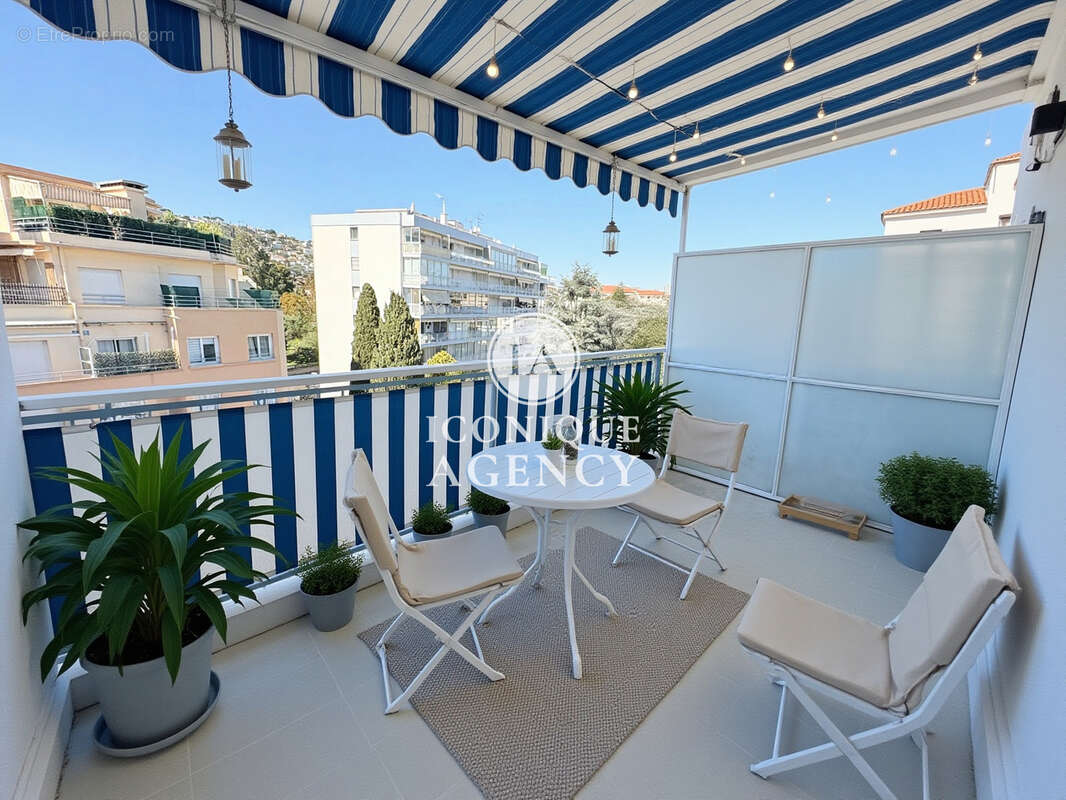 Appartement à VALLAURIS