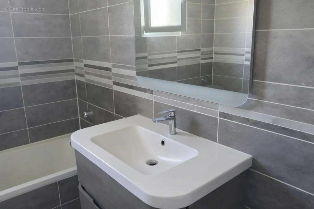 Maison de 5 pièces de 119 m² à Saint-Remèze - photo 20