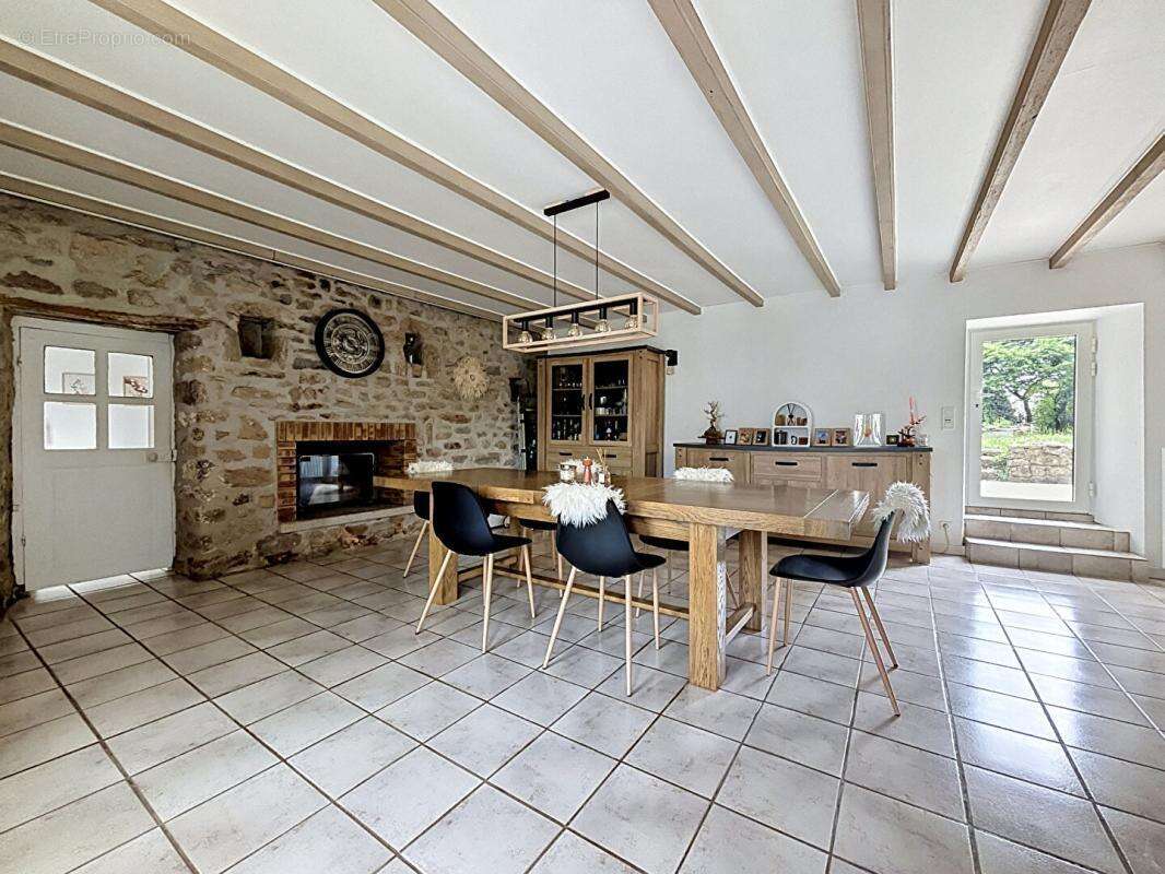 Maison à SAINT-LYPHARD