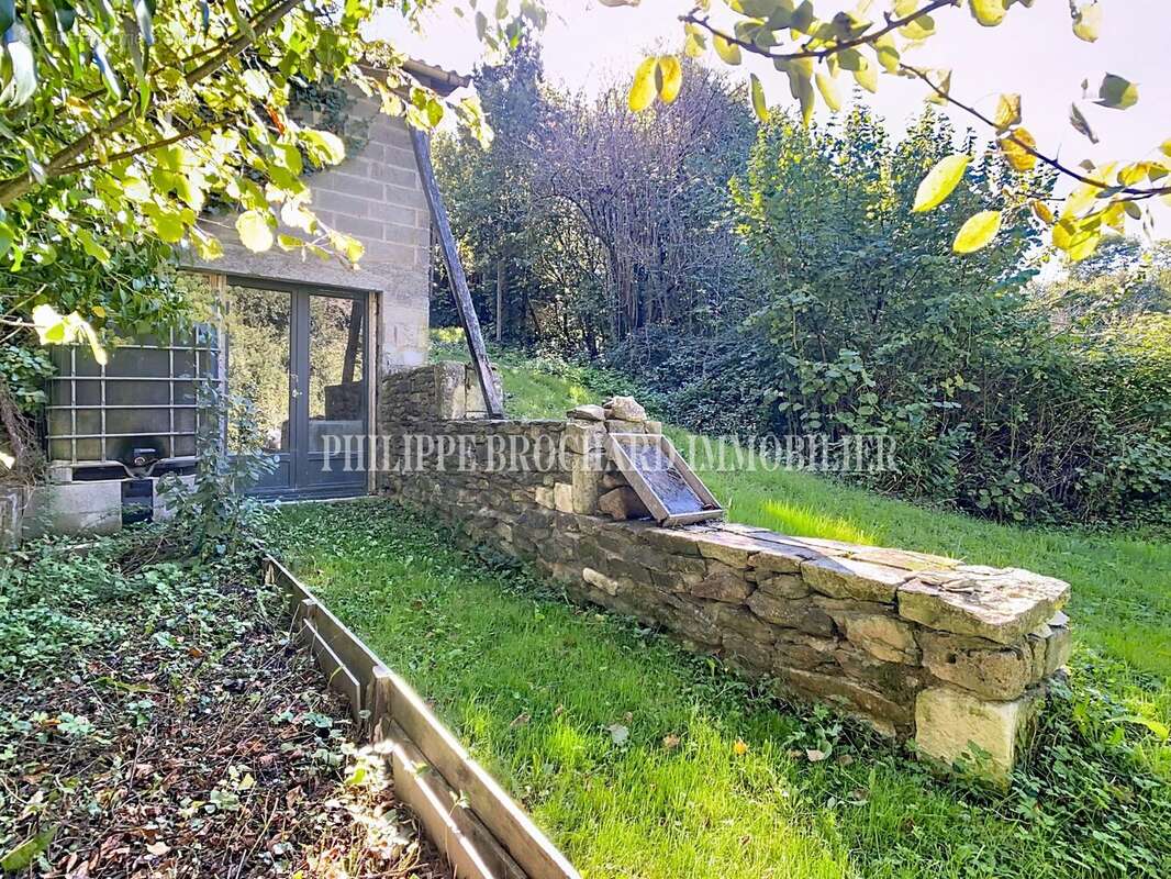 Terrain à MAREUIL-SUR-LAY-DISSAIS