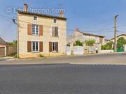 Maison à CHEF-BOUTONNE