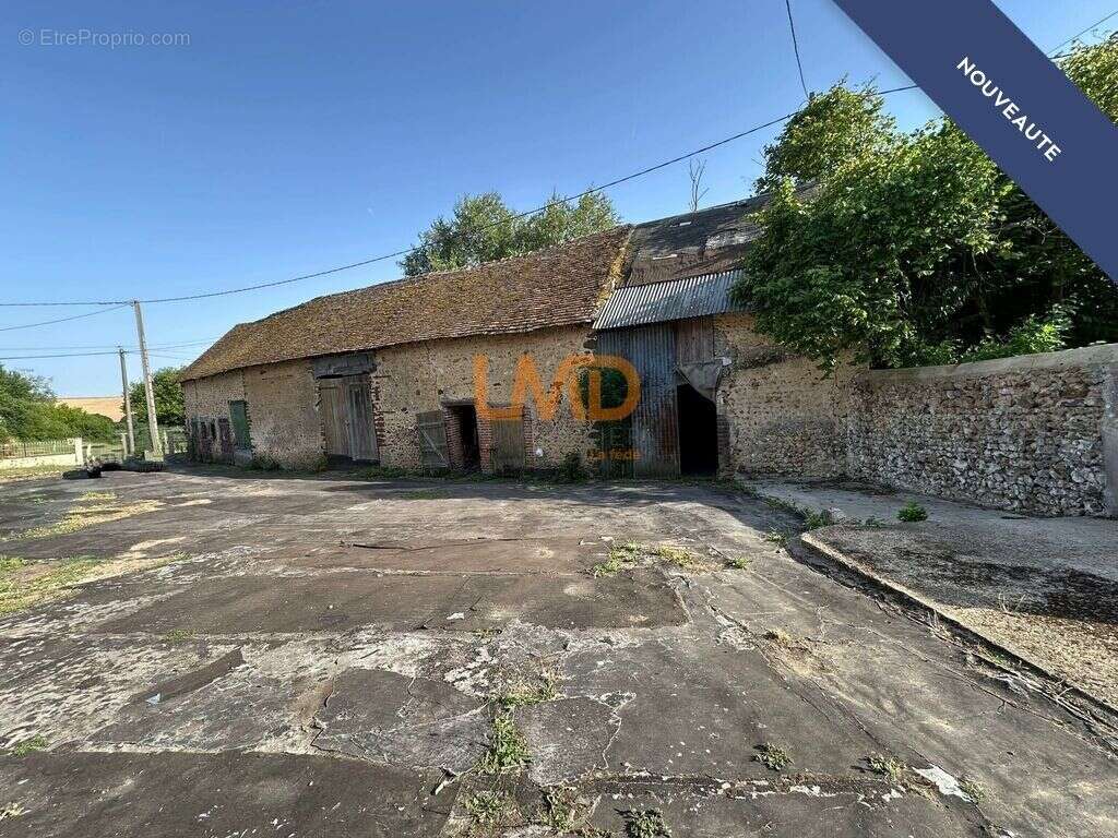 Maison à SARGE-SUR-BRAYE