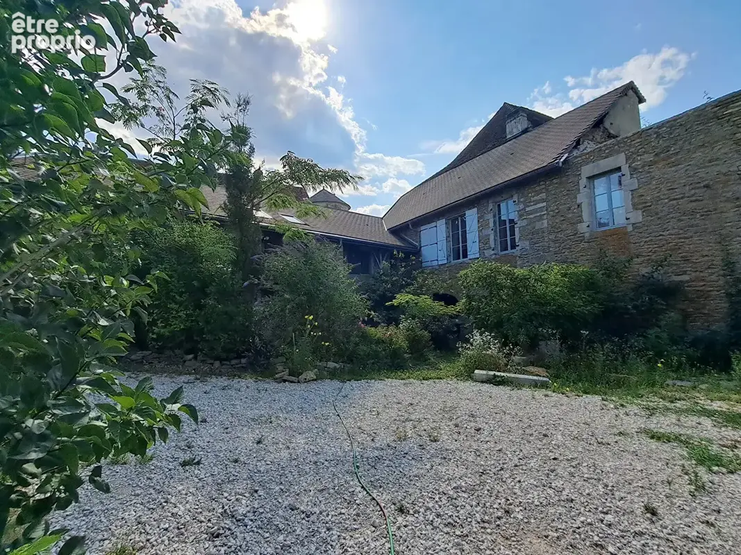 Bâtisse en pierre à réhabiliter, vue sur le vignoble Jurassien à Ménétru-Le-Vignoble 39210 - photo 12
