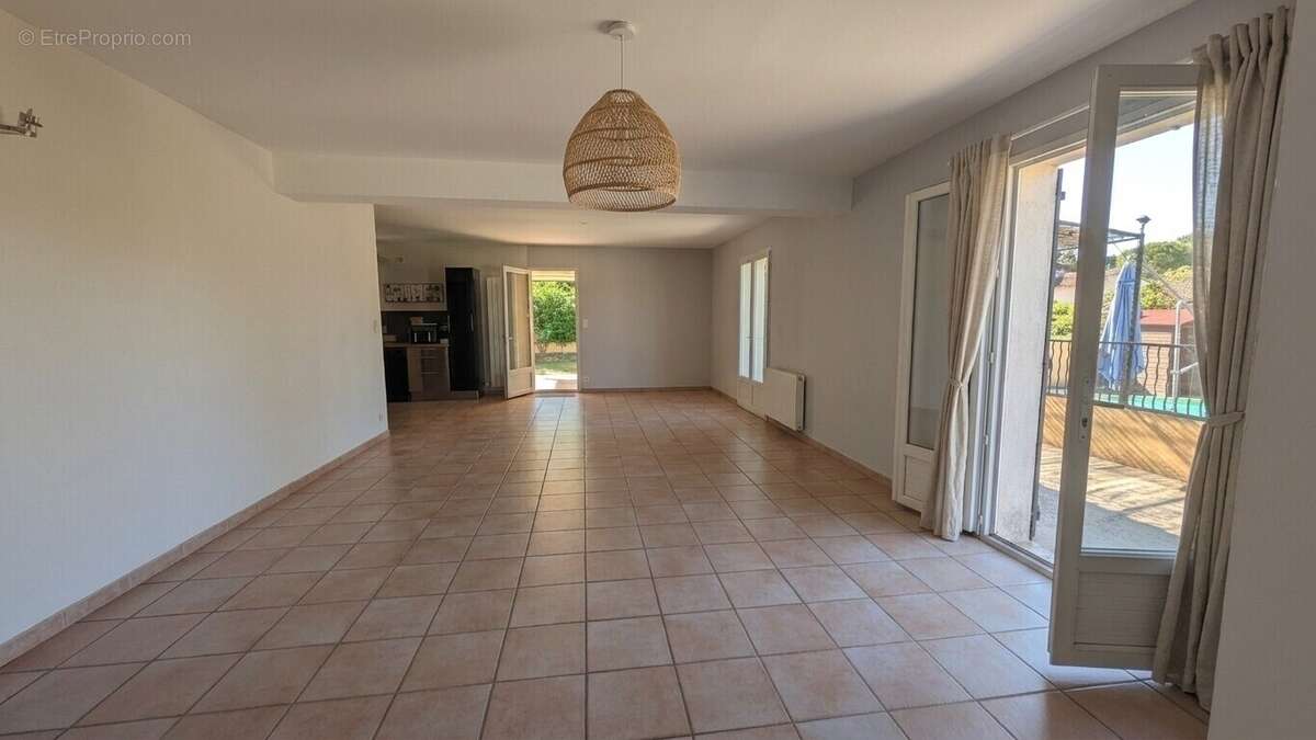 Grande villa 4 chambres jardin piscine - photo 11