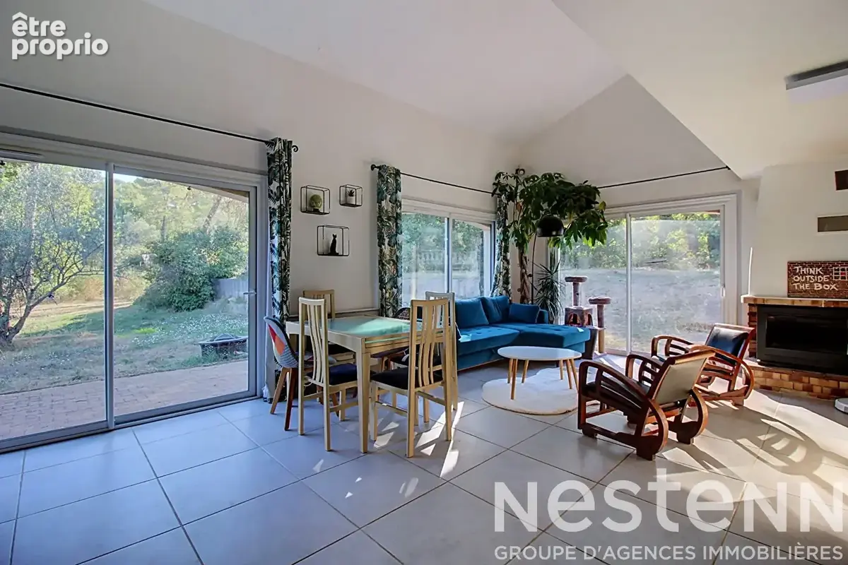 A VENDRE DRAGUIGNAN - Propriété d'environ 240 m² avec deux maisons, studio indépendant, piscine et dépendances sur 3 000 m² de t - photo 3