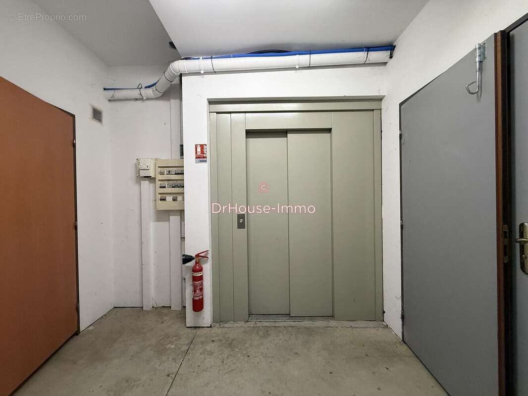 Commerce à MARSEILLE-15E