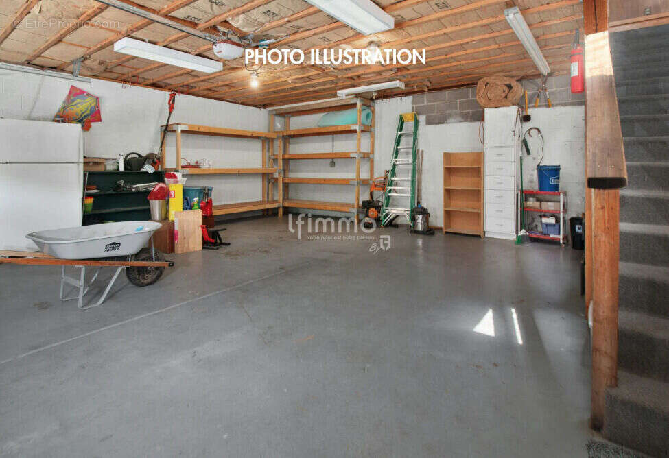 Commerce à MONTREDON-DES-CORBIERES