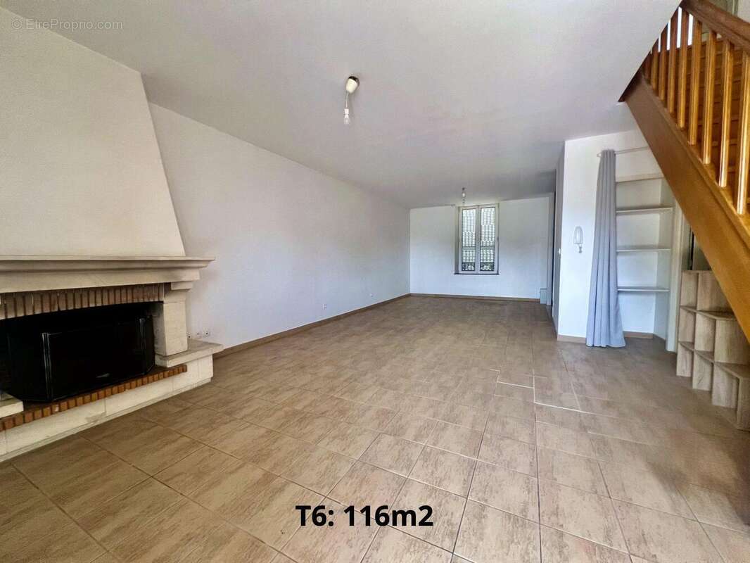 Appartement 306 m² à Orleans  - photo 2