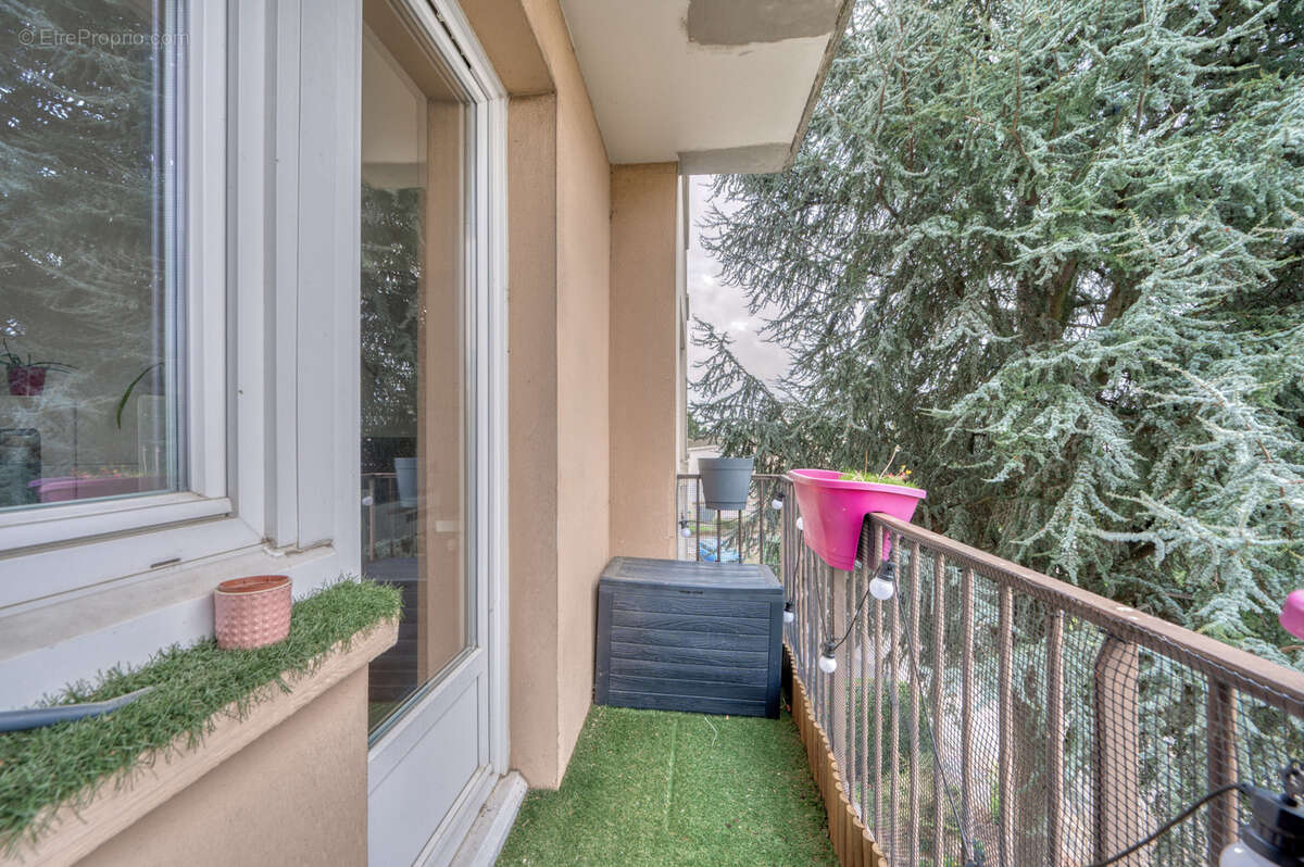 Appartement à LES CLAYES-SOUS-BOIS