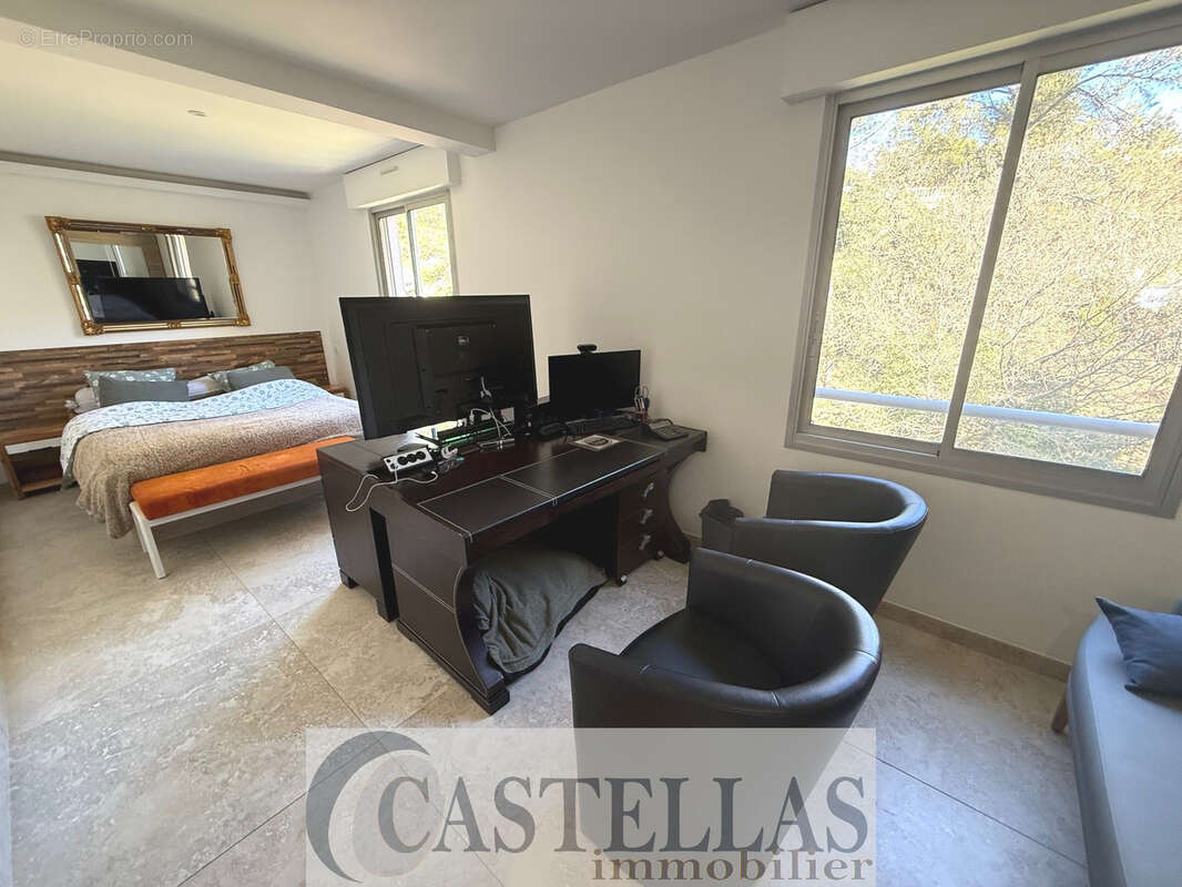 Appartement à CARNOUX-EN-PROVENCE