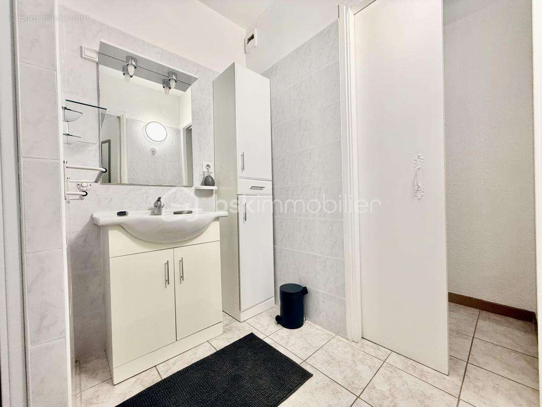 Appartement à GREOUX-LES-BAINS