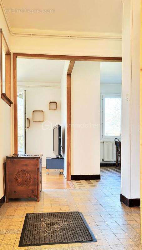 Quadruple exposition avec balcons, garage et cave - photo 9