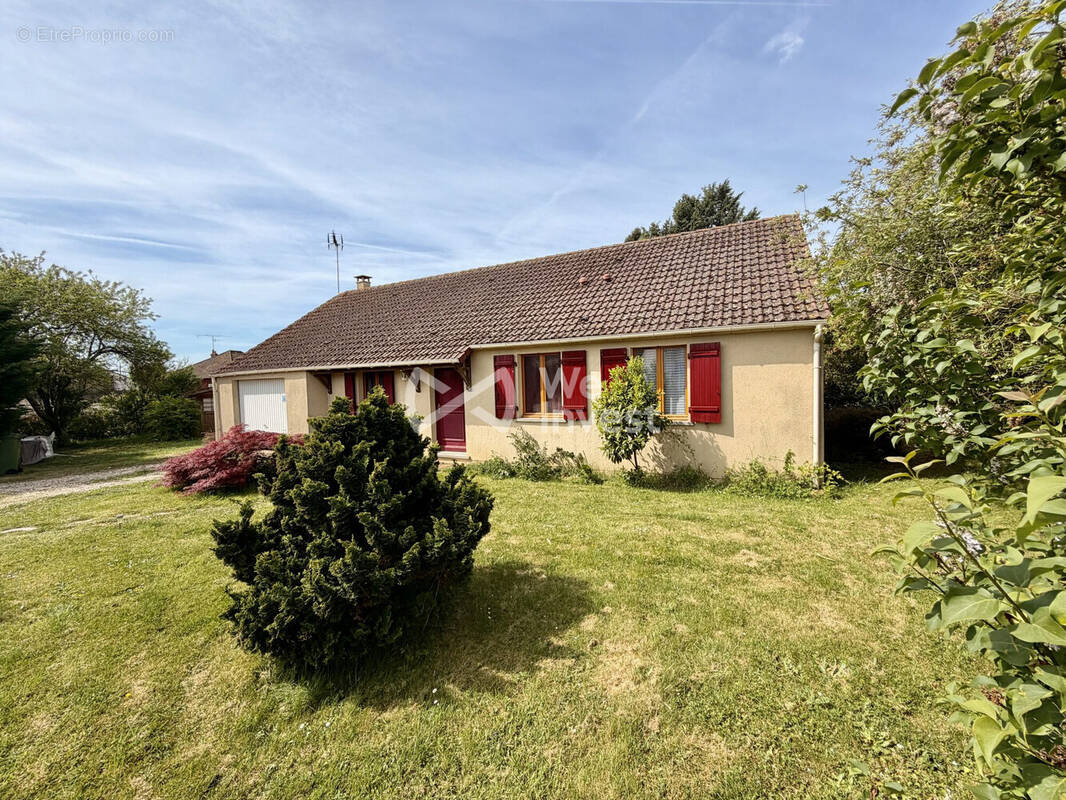Maison à REBAIS