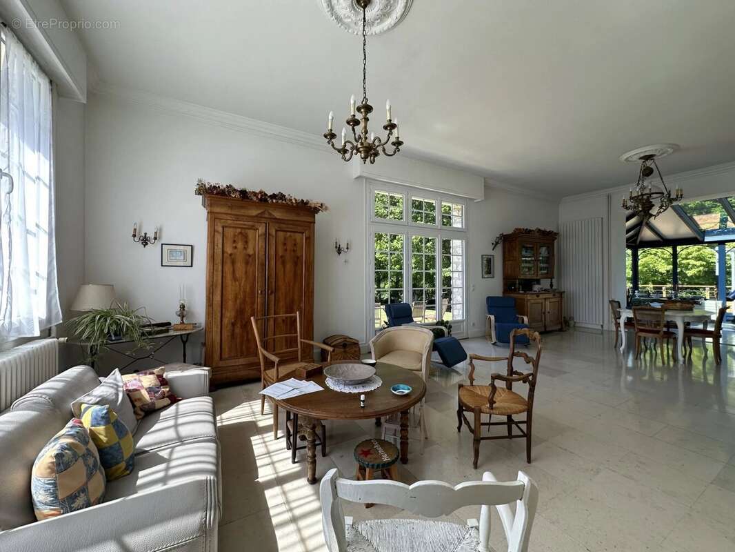 Maison à OINVILLE-SOUS-AUNEAU