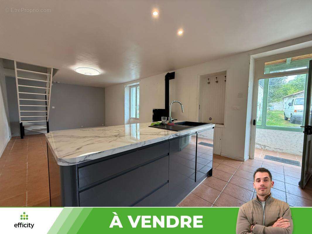 Maison à ASNIERES-SUR-BLOUR