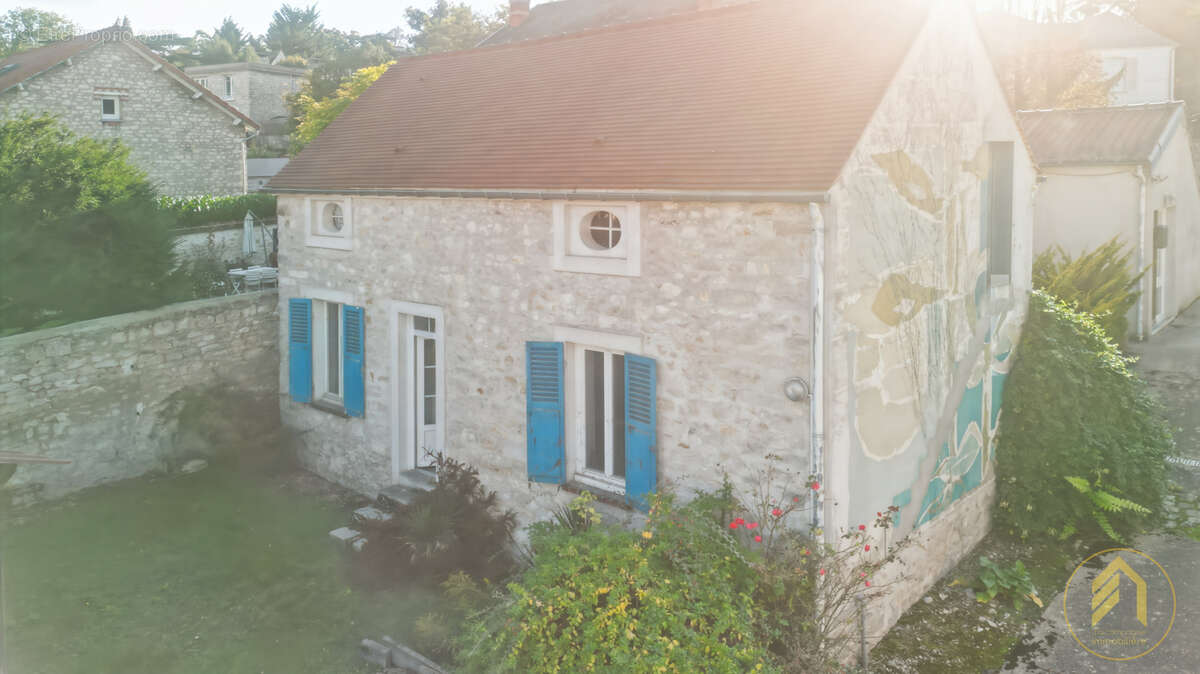 Commerce à SAINT-PIERRE-LES-NEMOURS