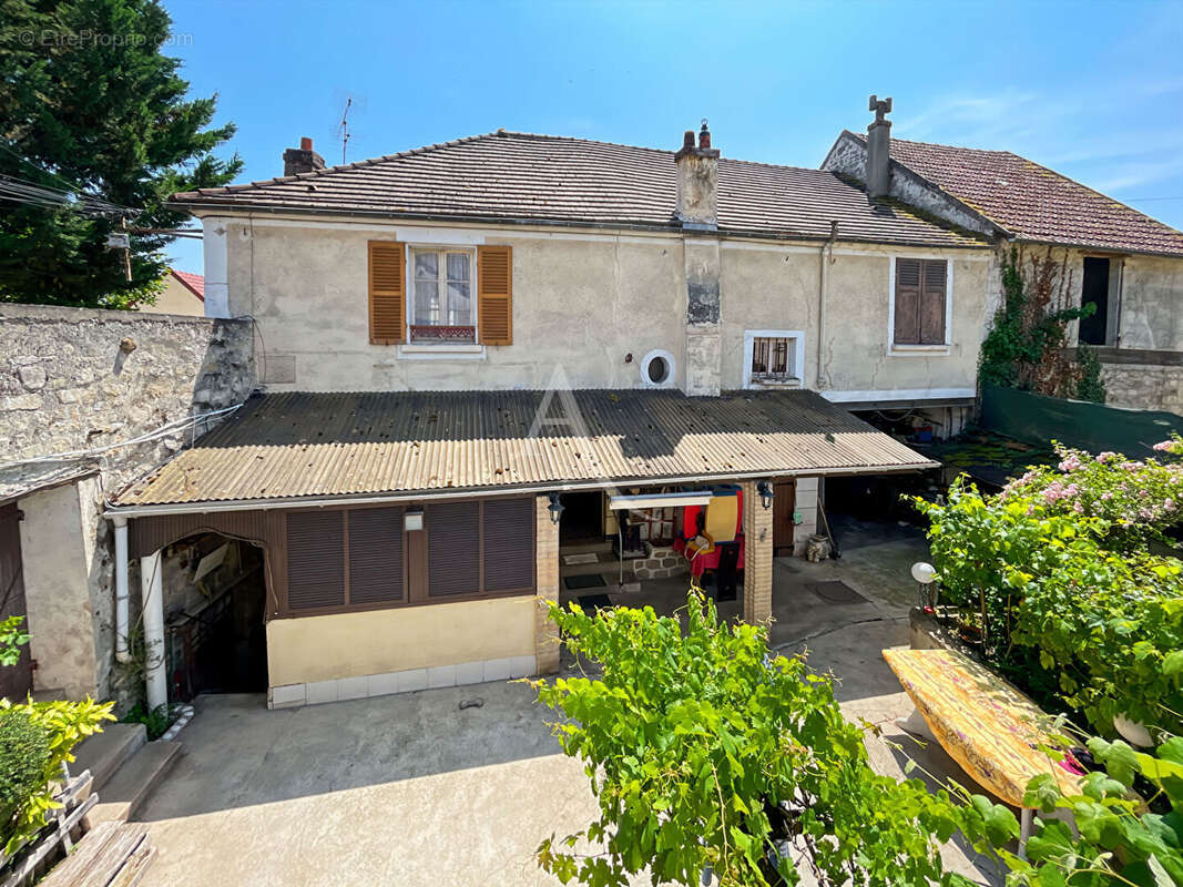 Maison à AUVERS-SUR-OISE