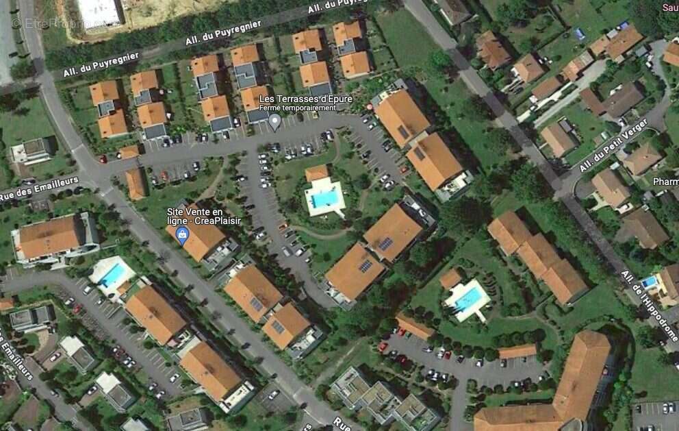 Parking à COUZEIX