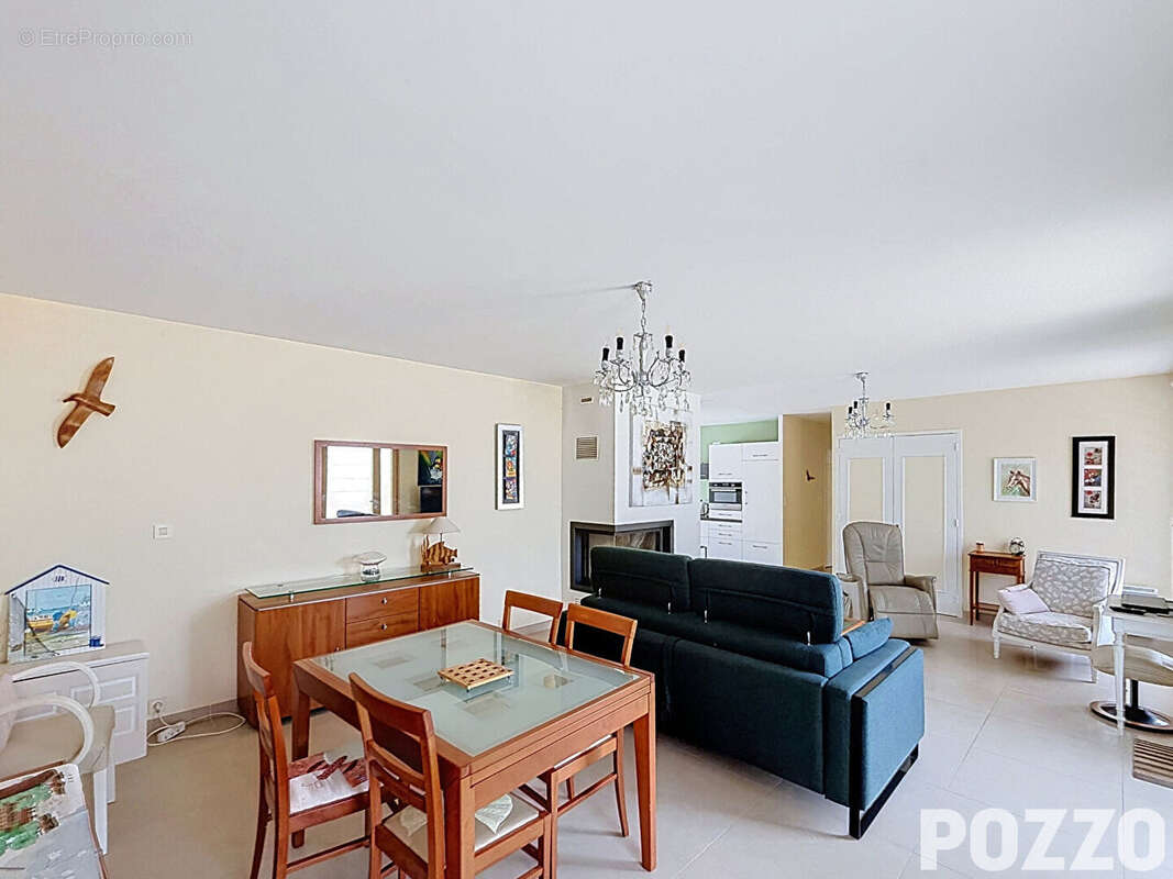Maison Jullouville 4 pièce(s) 100 m2 300 m de la mer au calme - photo 8