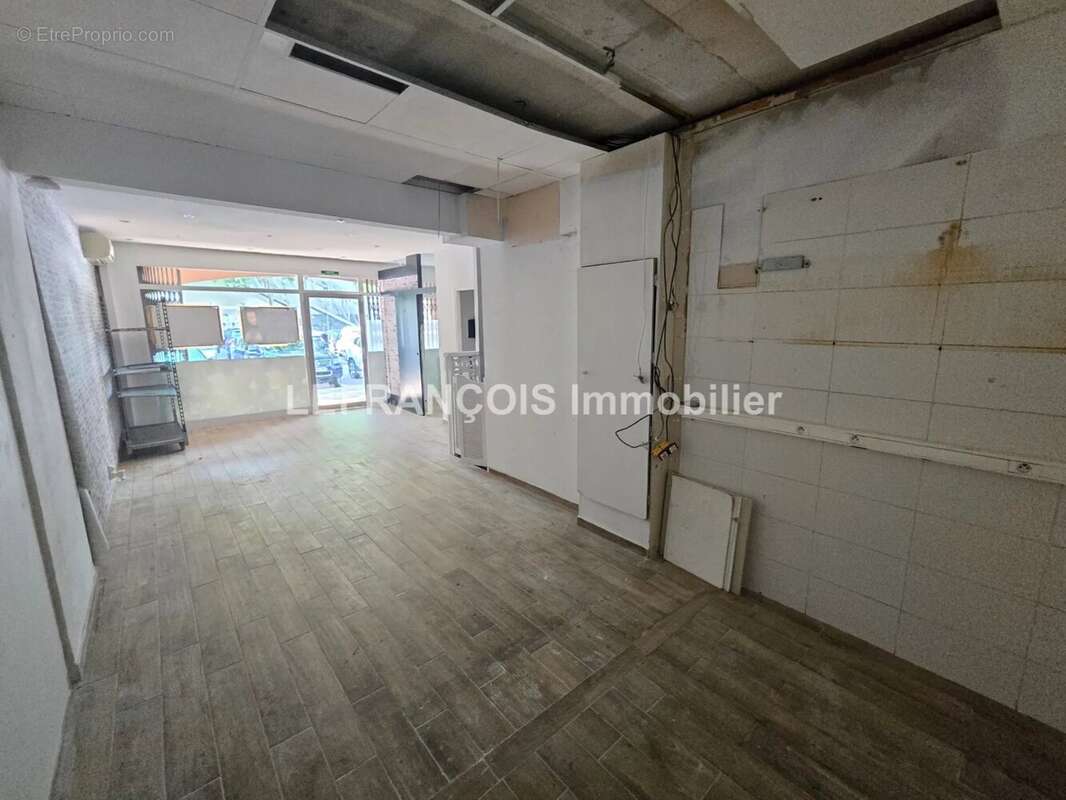 Commerce à MOUANS-SARTOUX