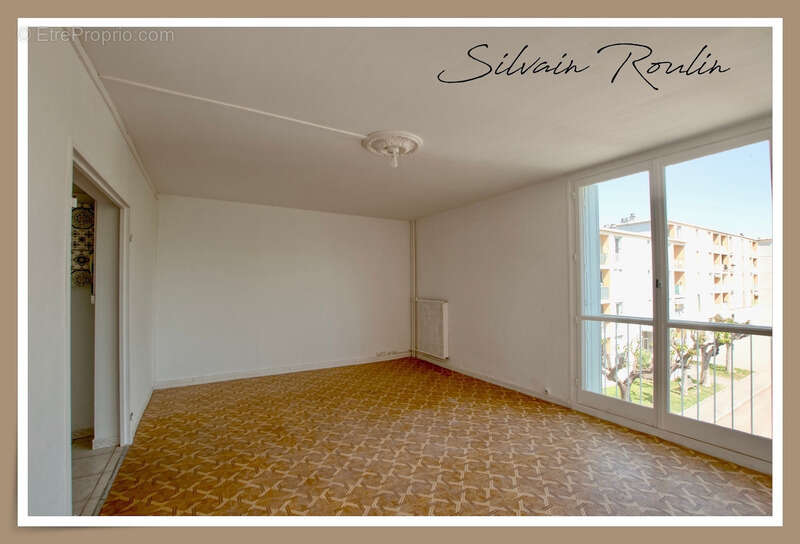 Appartement à PIERRELATTE