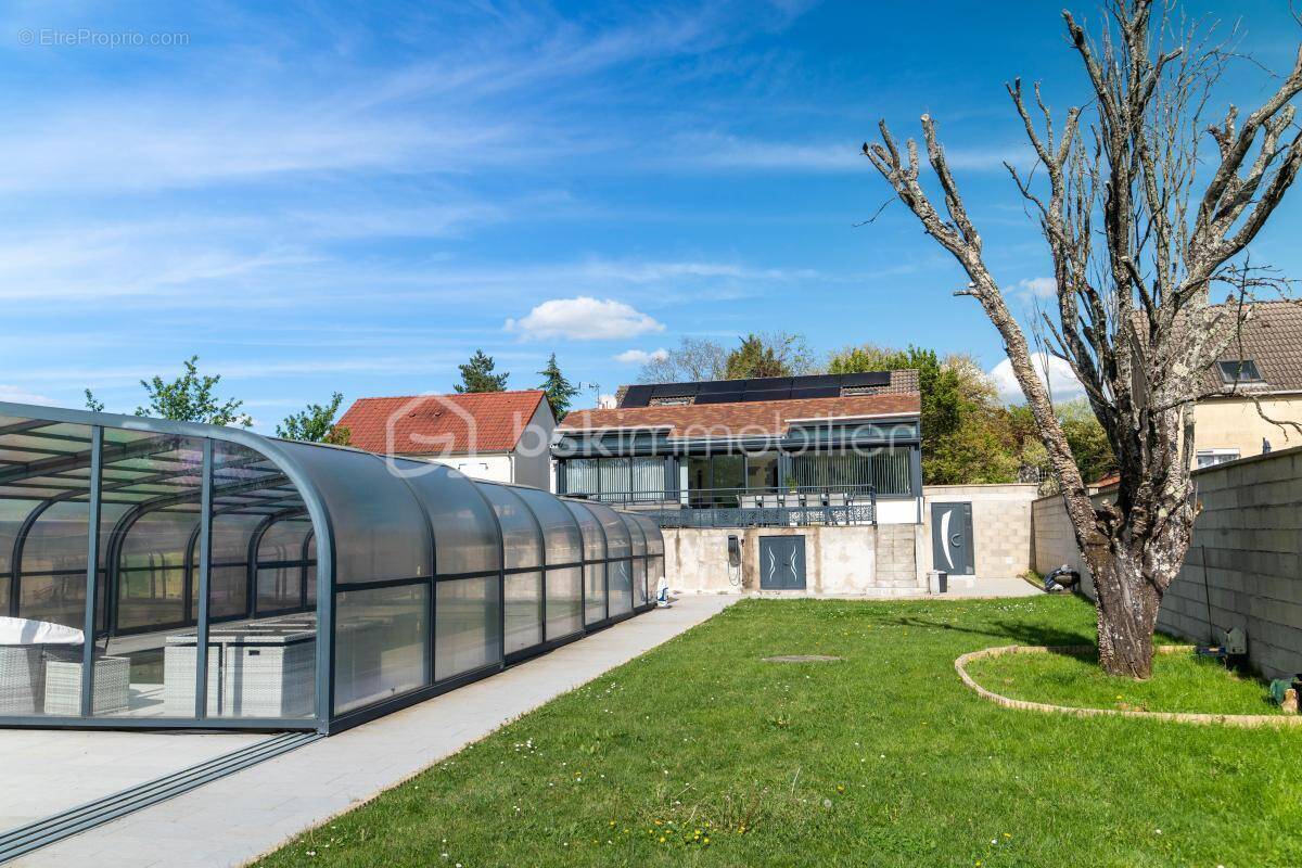 Maison à VILLENEUVE-LES-BORDES